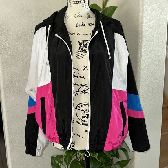 New Look - Picture 5 of 8